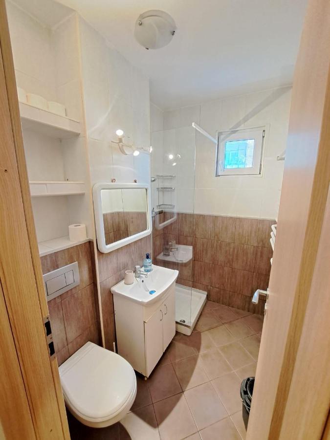 Ferienwohnung Bine Ati Venit La Maria Str Ion Alexandru Nr 1 Bl 14 Ap 1 Arad Exterior foto